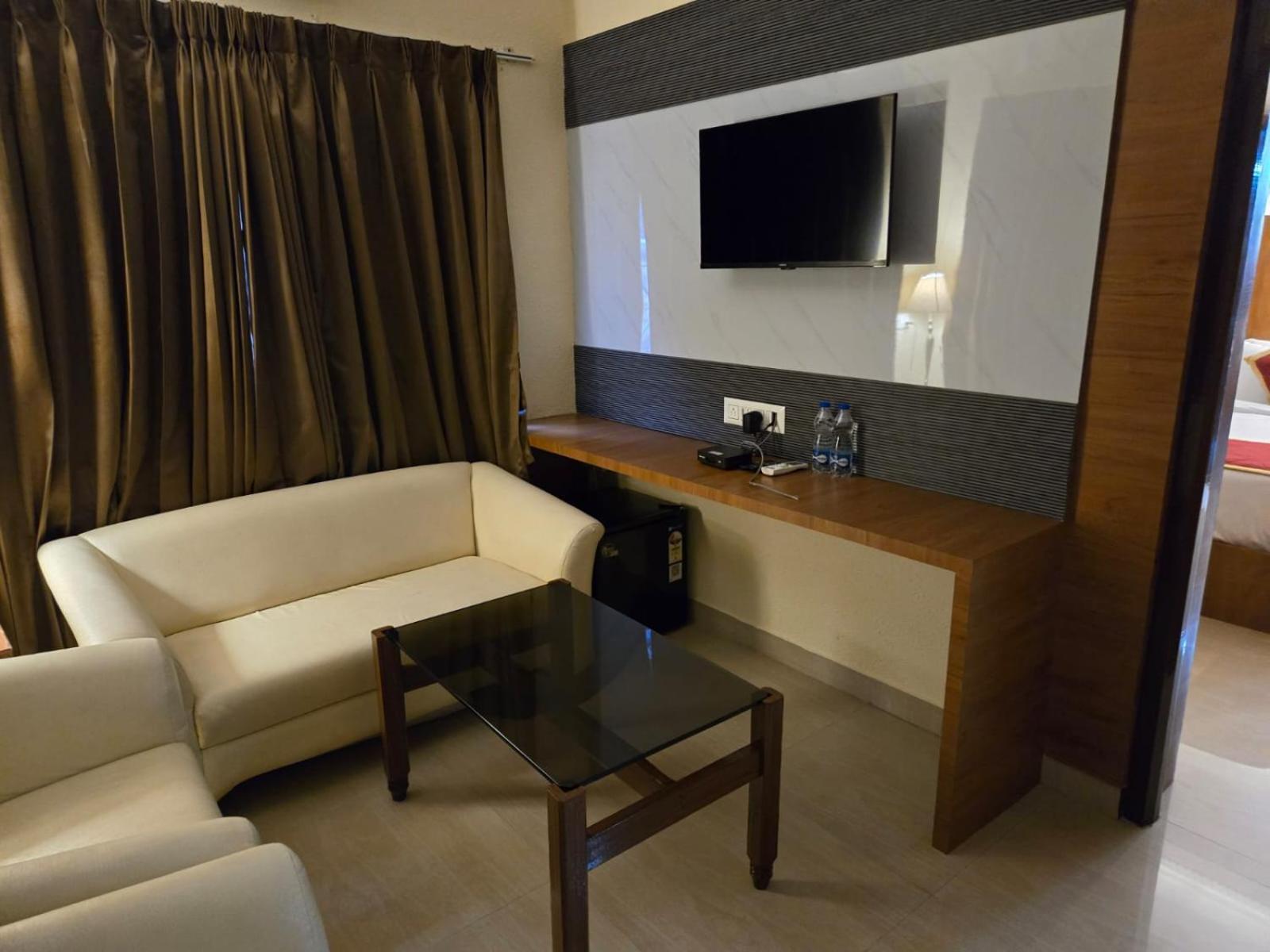 Hotel Badami Court Luaran gambar