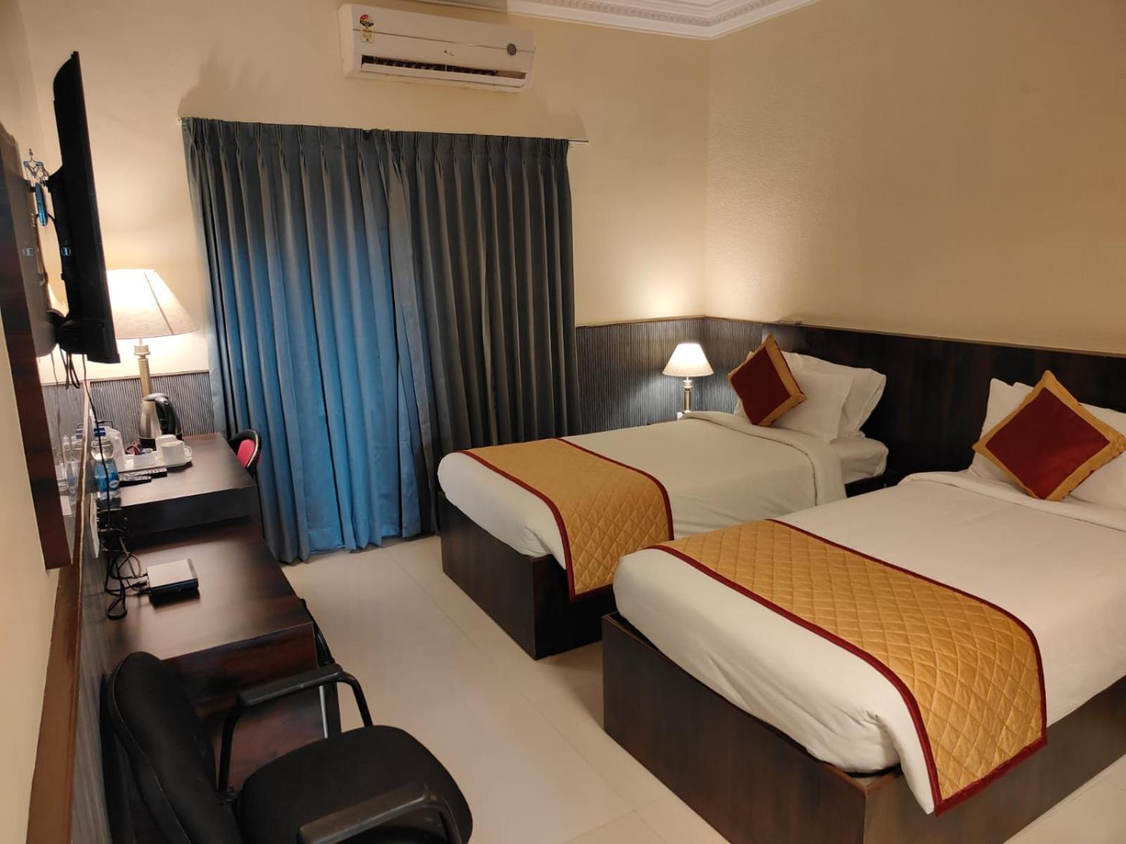 Hotel Badami Court Luaran gambar
