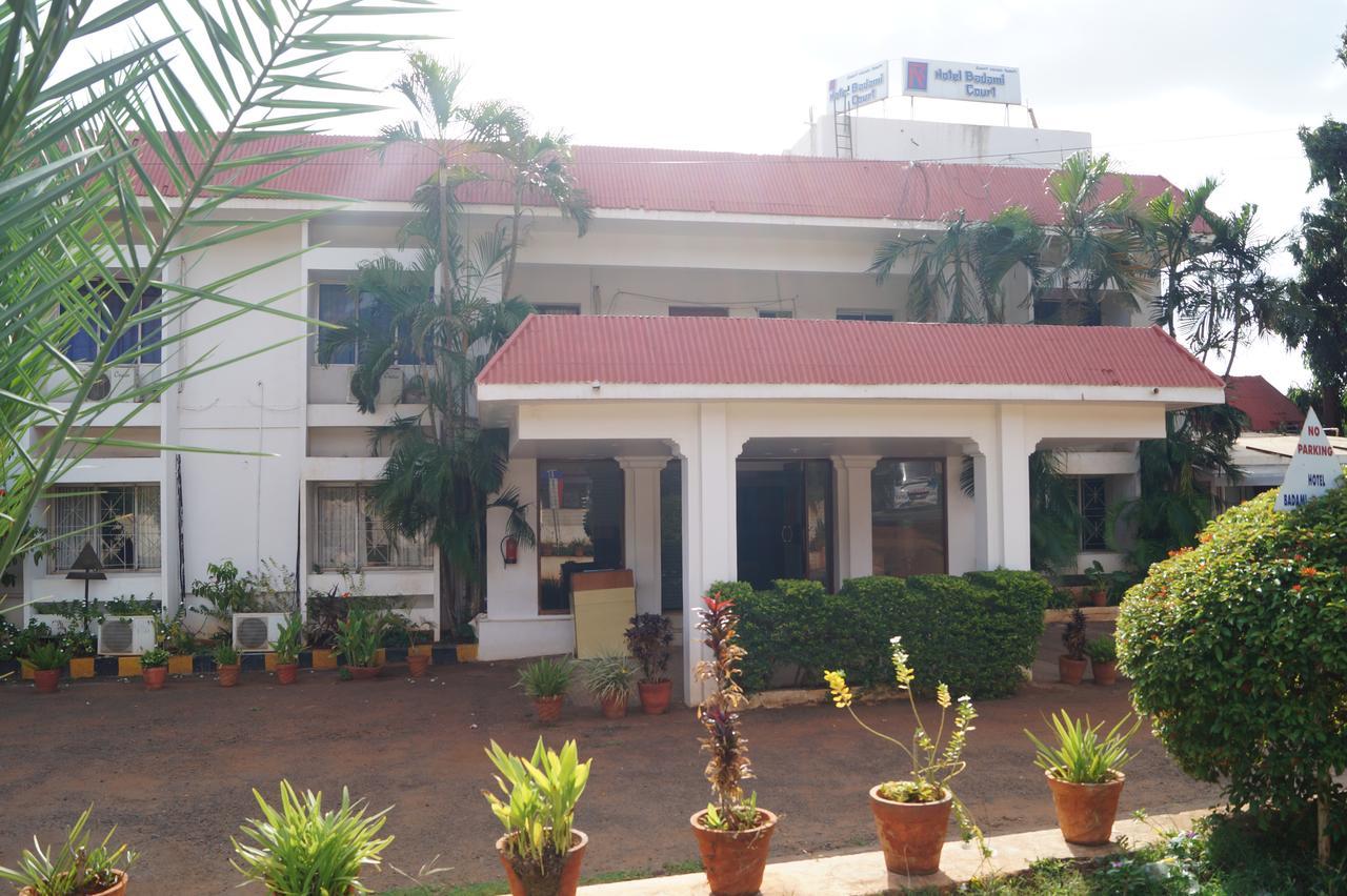 Hotel Badami Court Luaran gambar
